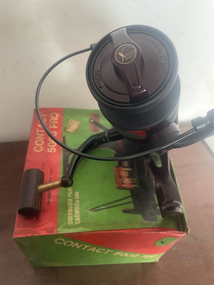 Carreto de pesca marca excalibur modelo contact 5000PRO
