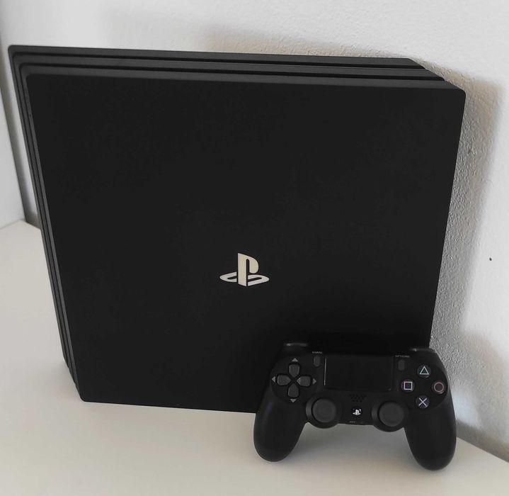 Playstation 4 Pro - Desbloqueada - 1TB -Excelente