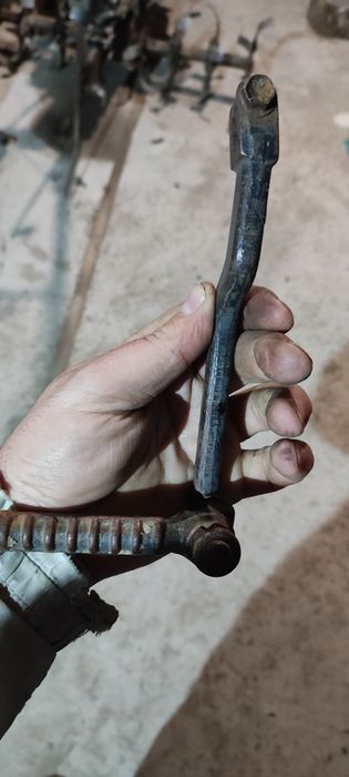 Продам лапку заводну для скутера.