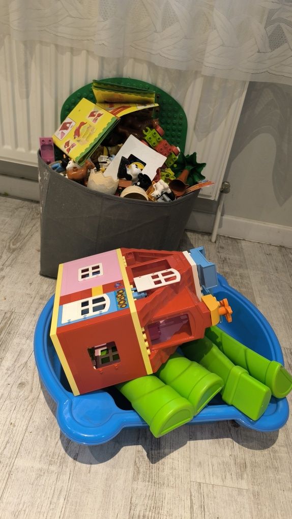 Lego Duplo i podobne  plus stolik i podłoże do budowania
