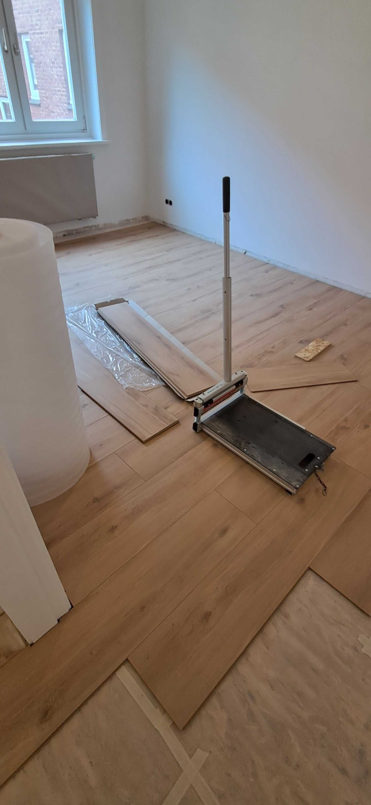 Układanie paneli podłogowych -laminowane, winylowe i klejone