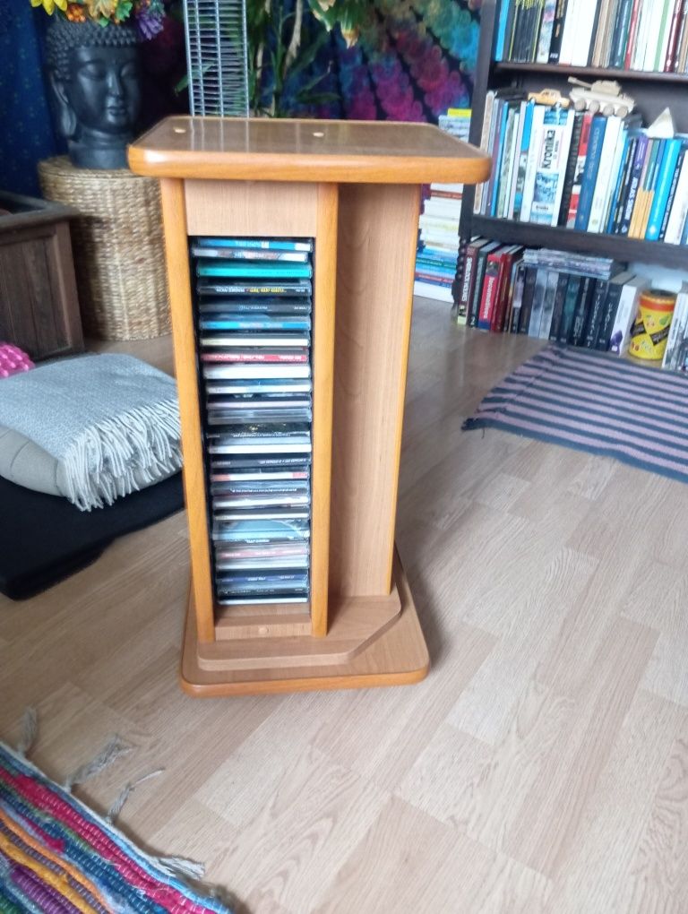 Stojak Drewniany na płyty CD i kasety.