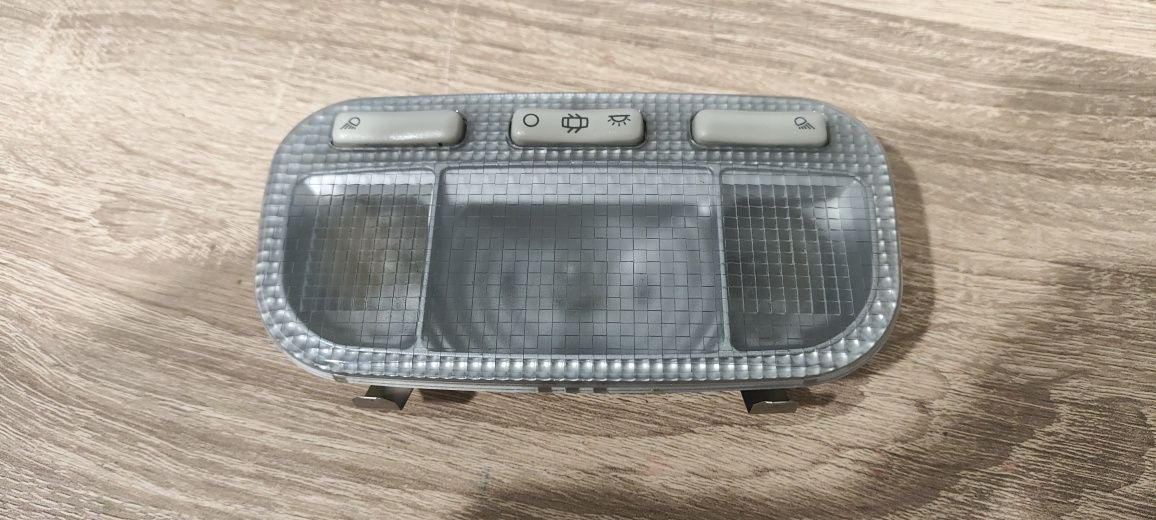 Plafonier ou luz interior para Peugeot ou Citroen.

A funcionar perfei