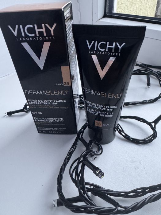 Тональний крем,матуючий,доя смуглястої шкіри,не користований!VICHY