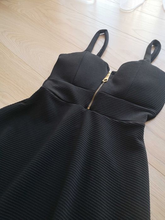 Плаття чорне в рубчик