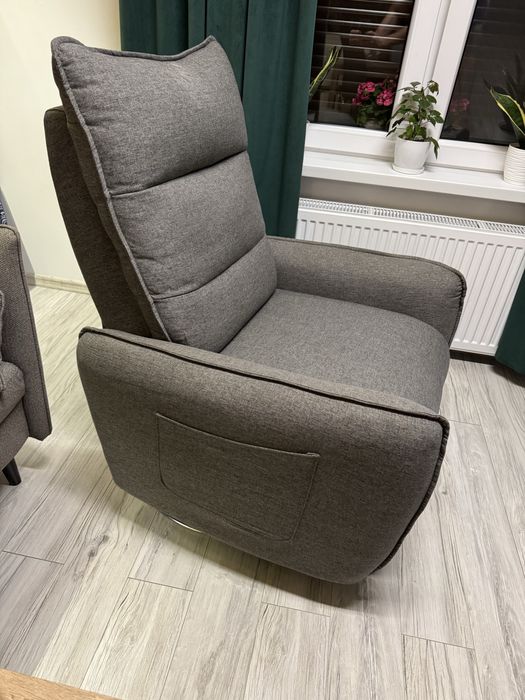 Fotel rozkładany z funkcją relaksu obracany