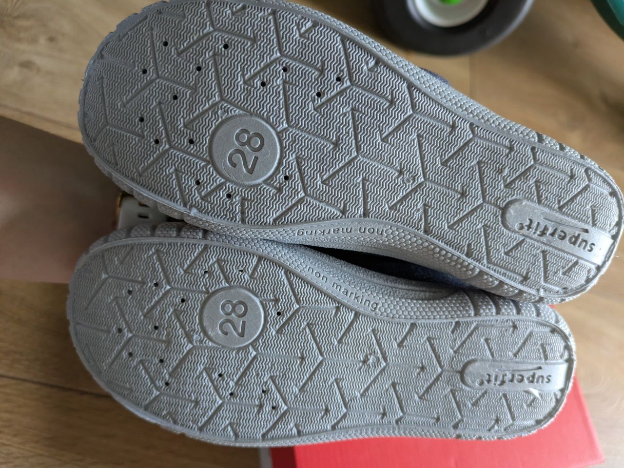 Nowe kapcie superfit 28