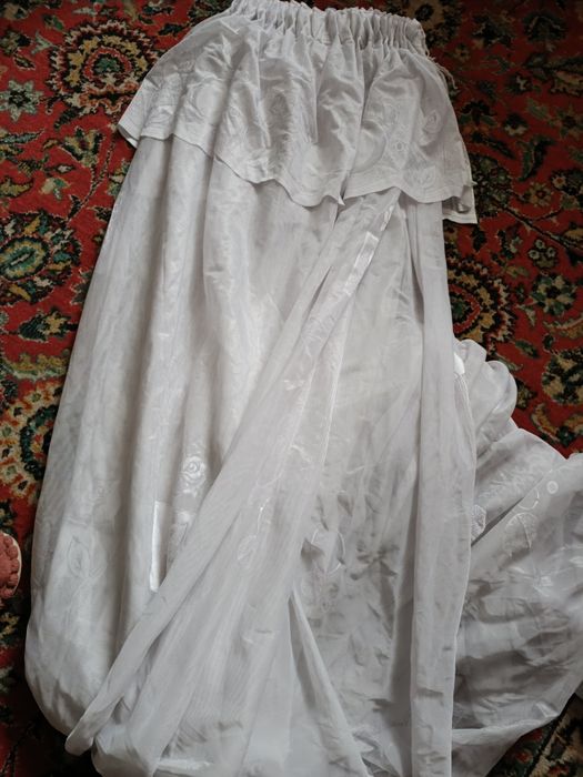 Тюль біла якісна ,плотна 2,20довжина.А ширина 260