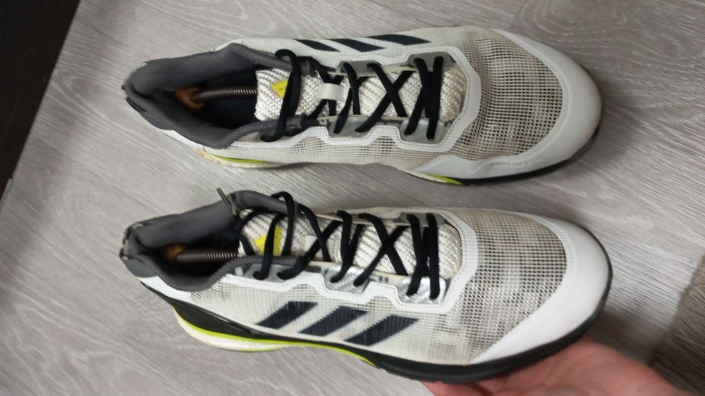 Фірмові кросівки ADIDAS Stabil Boost