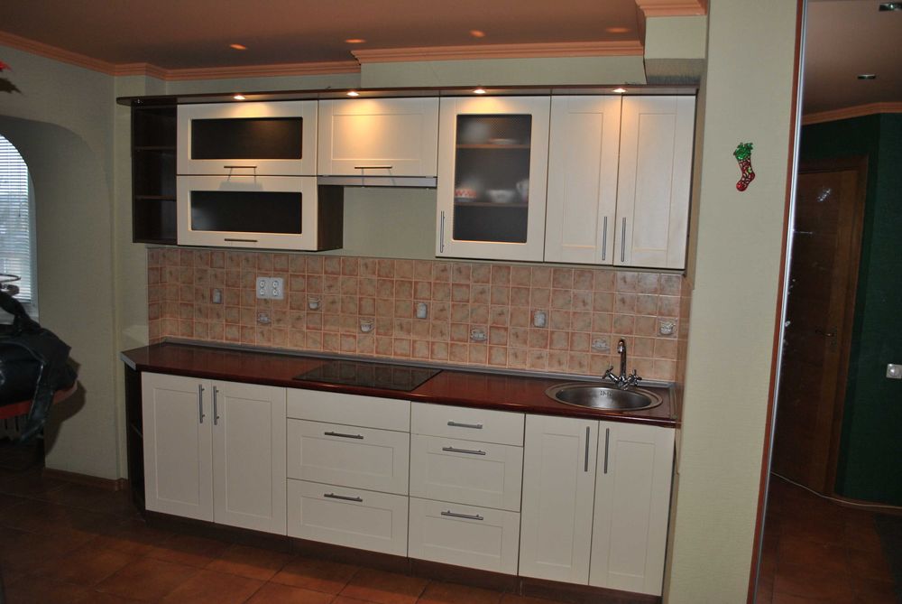 Однокімнатна центр  Небесноі Сотні  8000 + КП