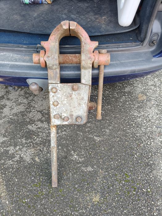 Stare imadło kowalskie 42 kg.160mm.