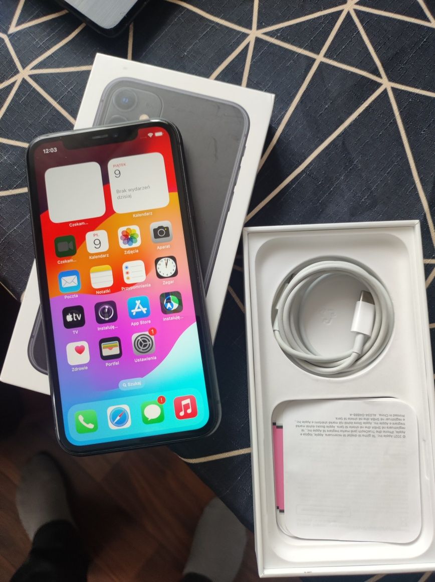 iPhone 11 -black