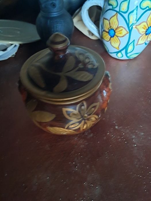 Pote em barro esmaltado