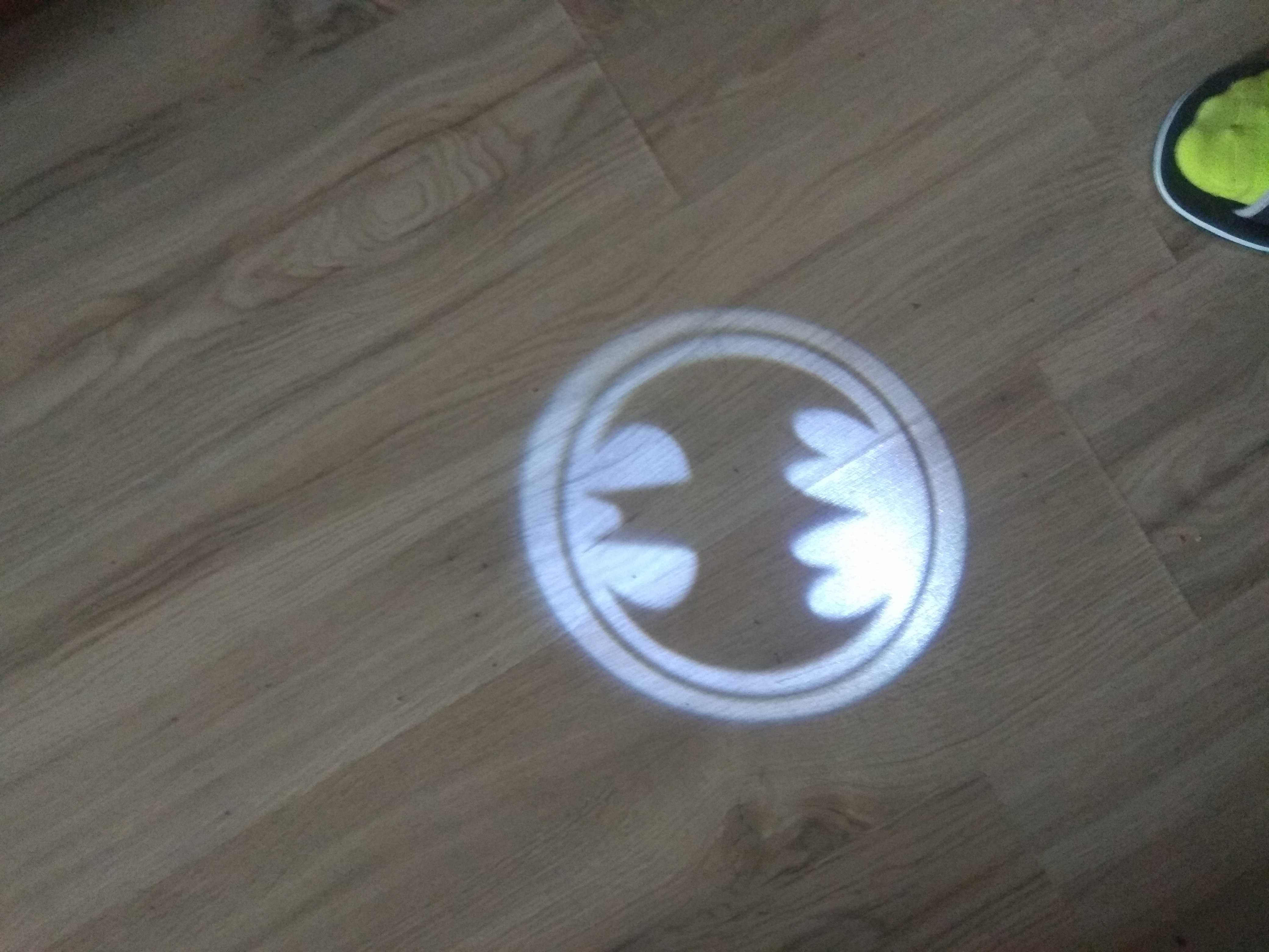 Brelok latarka 3d led batman dc marvel na licencji bat sygnal