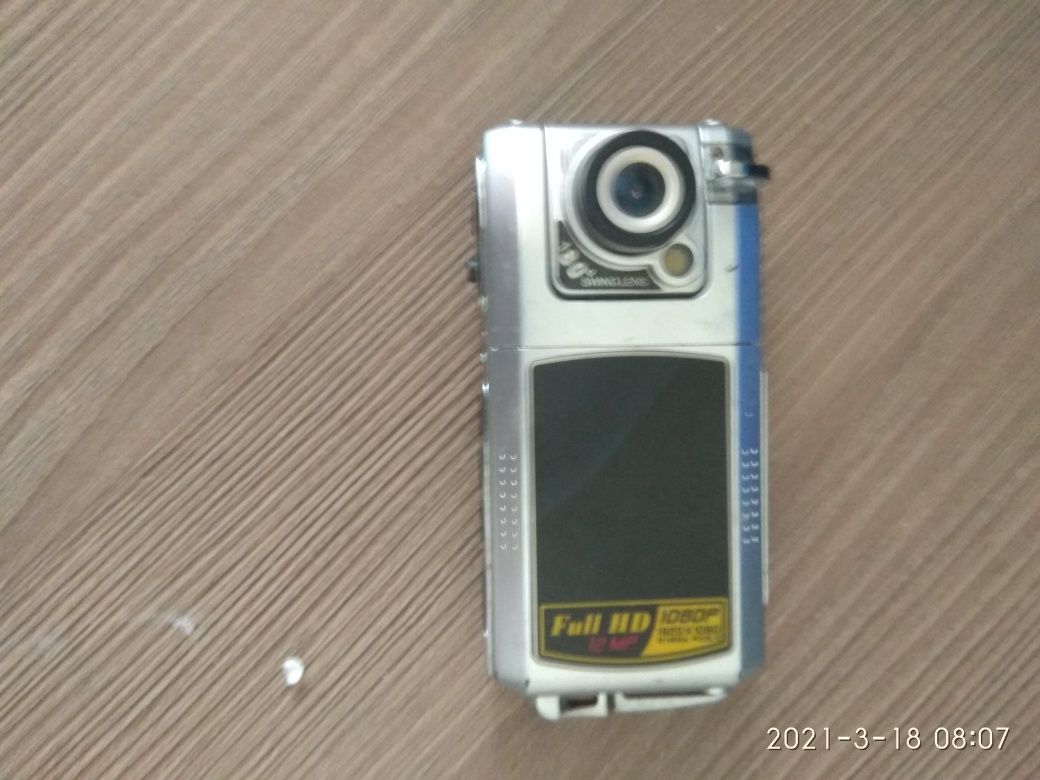 Відеорегістратор Ginzzu FX-801HD та відеорегістратор F900LHD