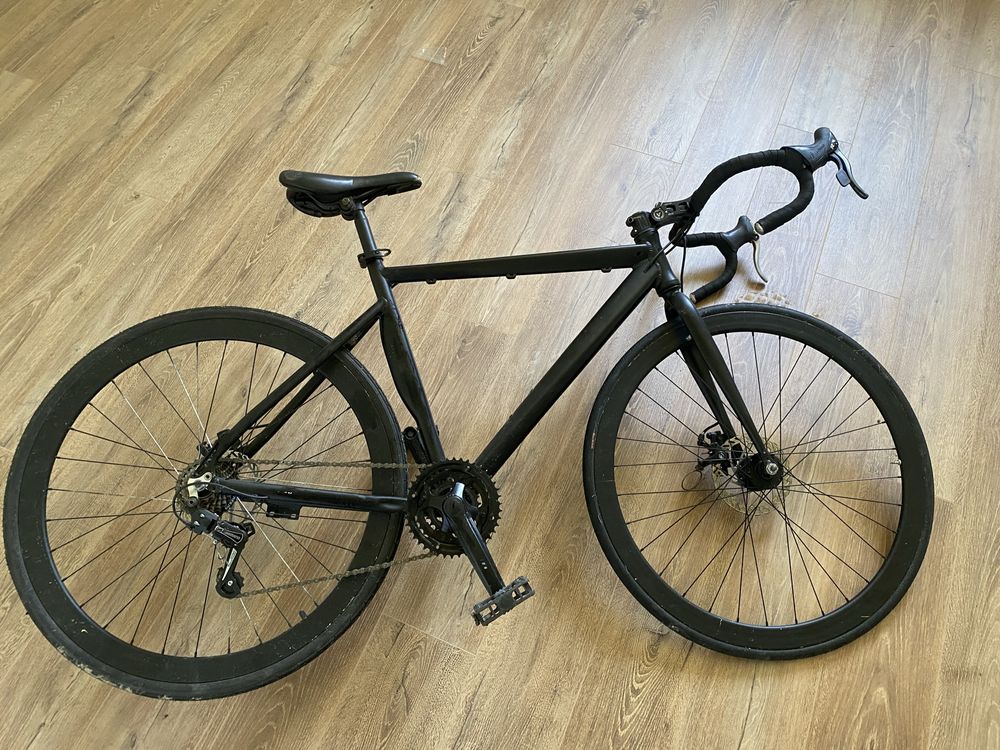 Велосипед Profi Road 28" чорний, дискові гальма
