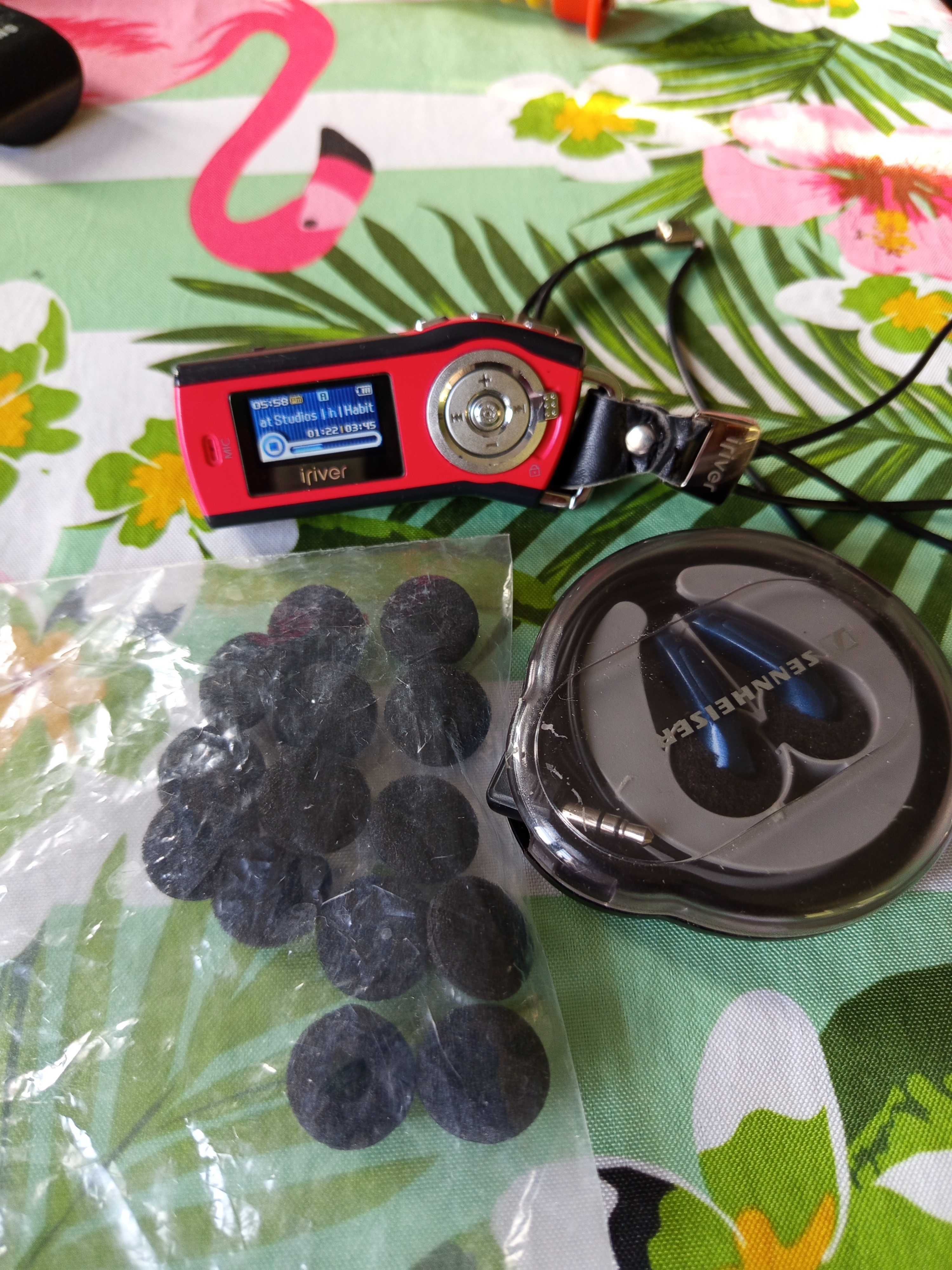 Iriver T10 mp3 player plus słuchawki Sennheiser