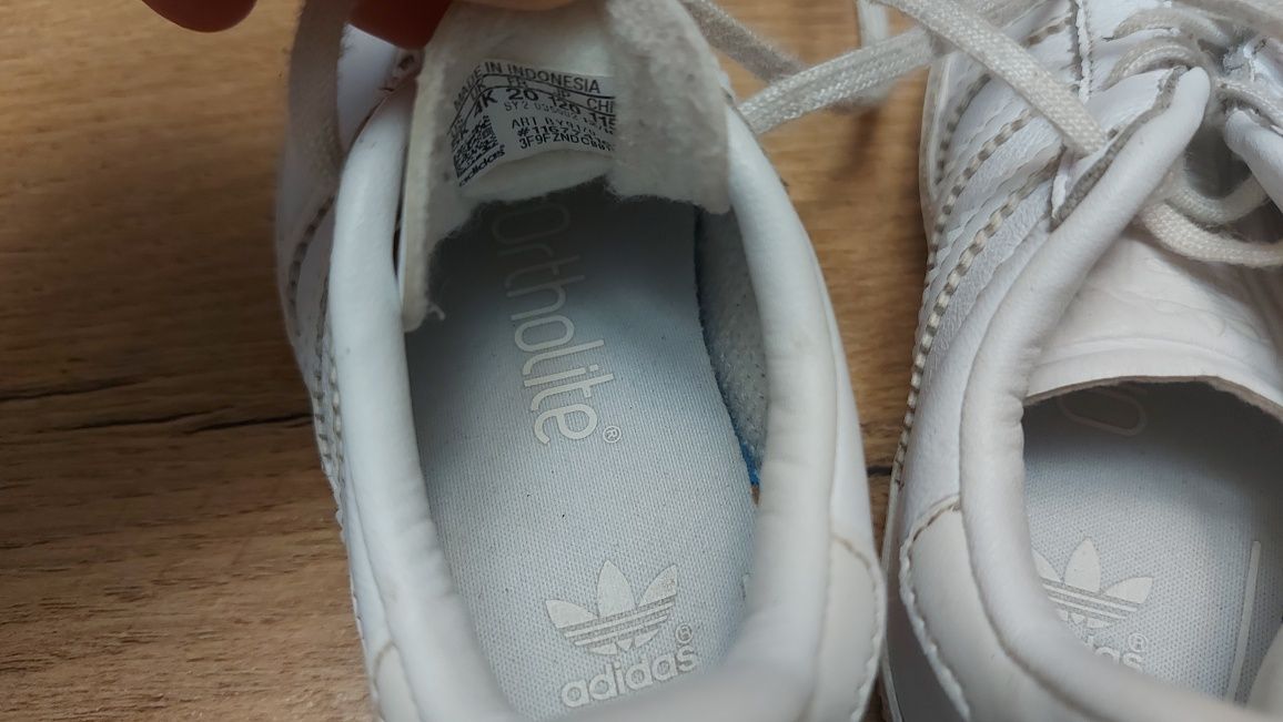 Buciki dla maluszka butki adidas gazelle białe 20