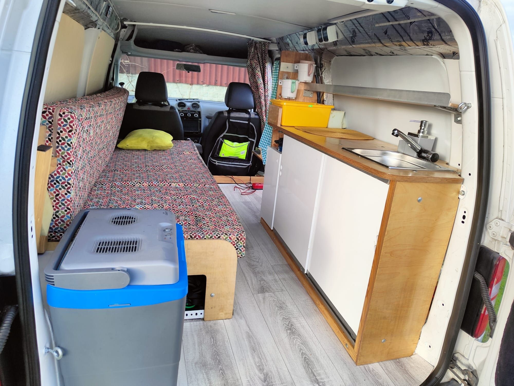 Volkswagen Caddy camper z niskim przebiegiem 115300