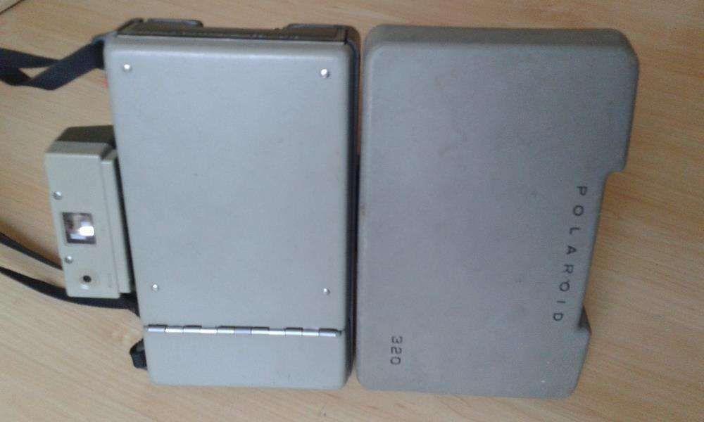 Zabytkowy Polaroid 320