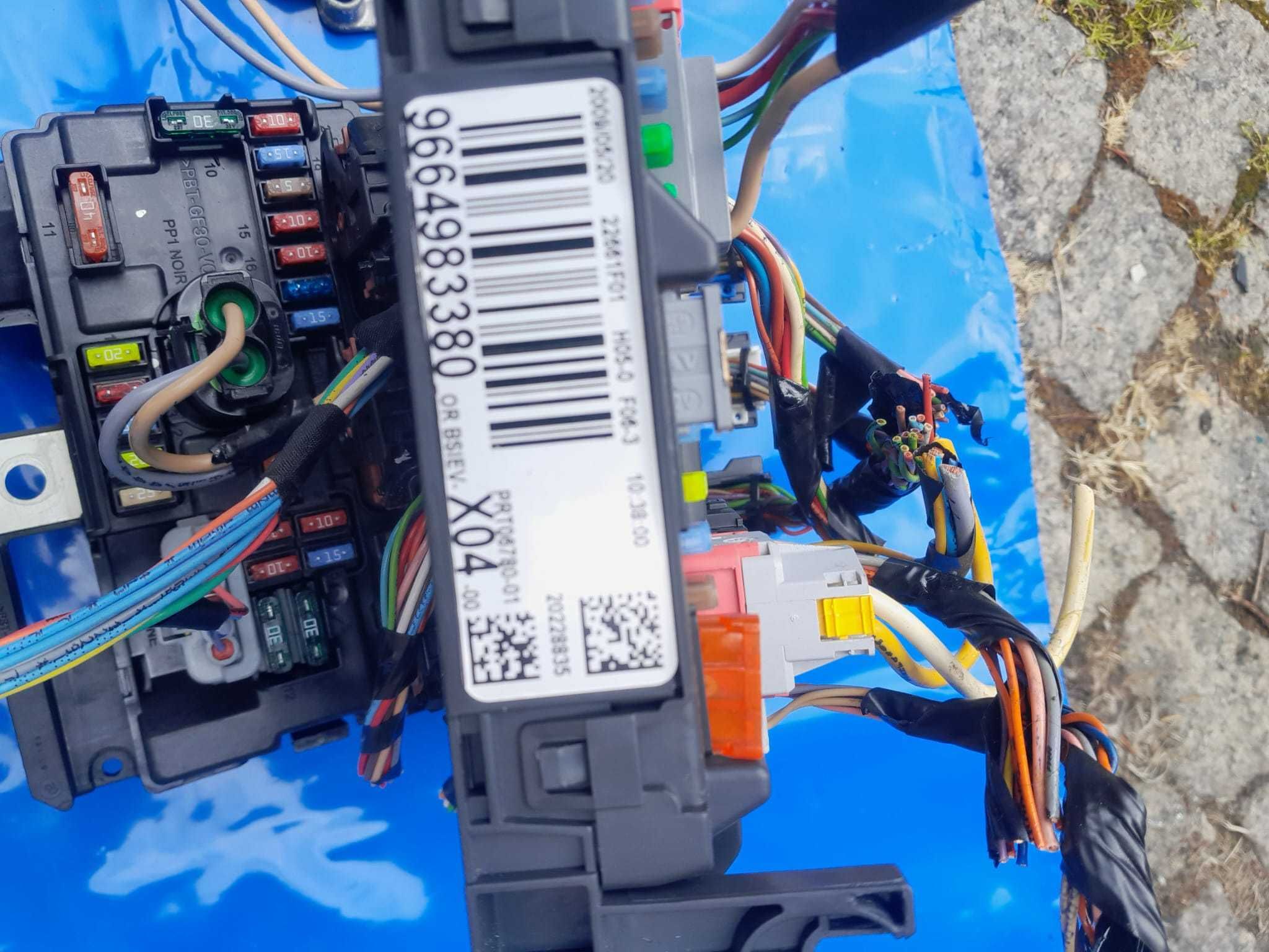 Zestaw startowy Peugeot 207 1.6 HDI BSI BSM komputer stacyjka kluczyk