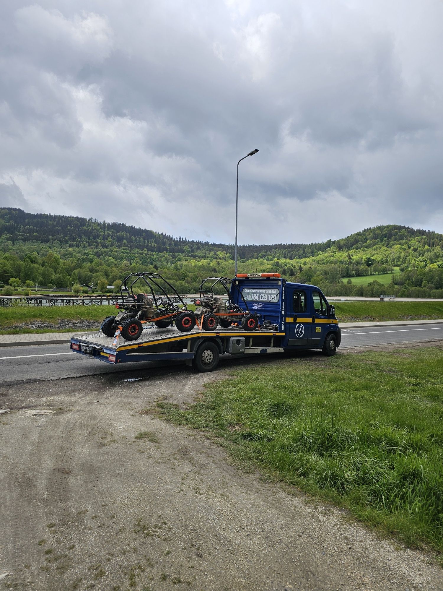 Pomoc Drogowa,Autolaweta,Laweta,Holowanie,Busy,24H/7 a4 s5 s8 Wrocław,