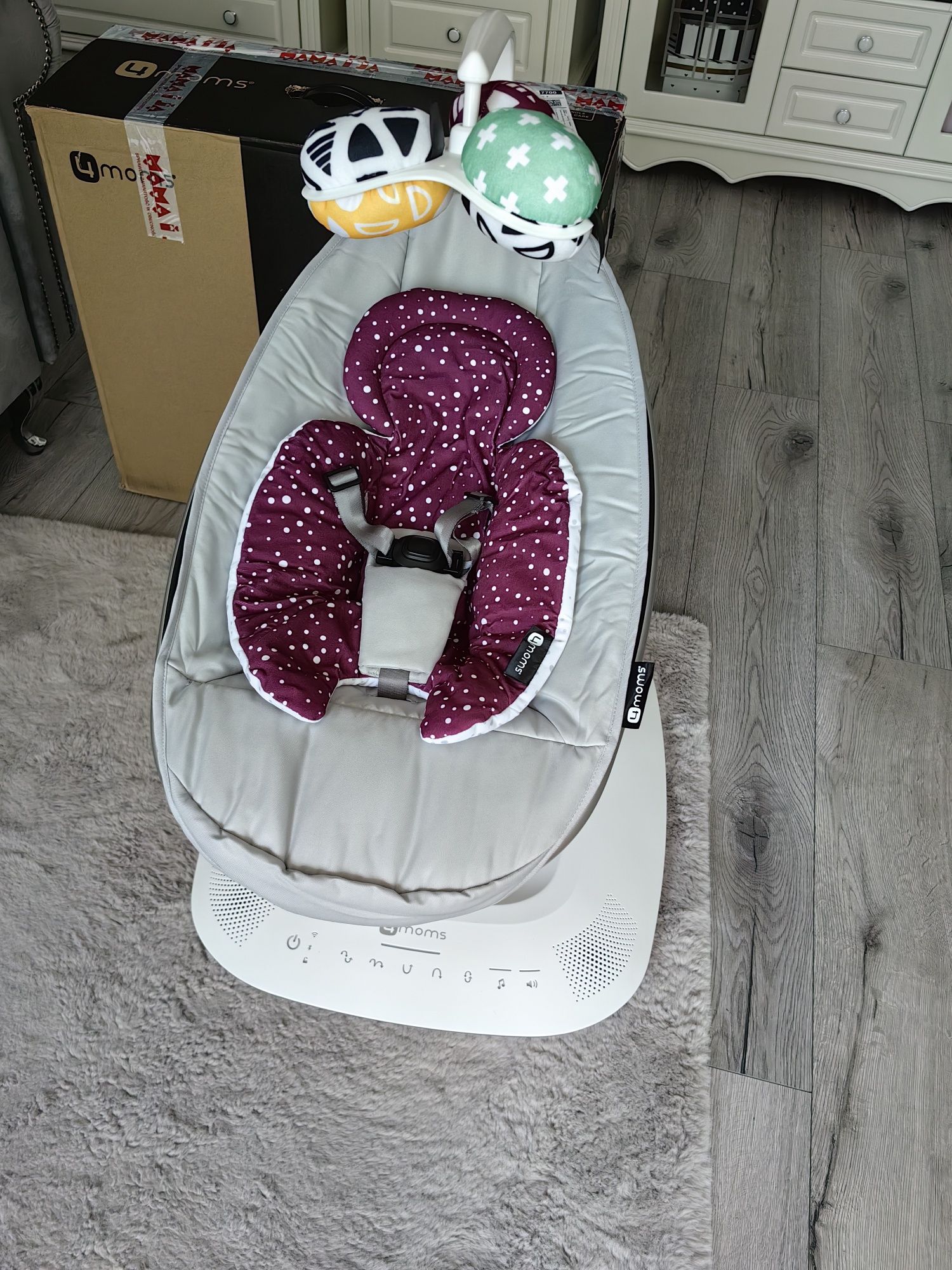 Leżaczek bujaczek hustawka 4moms mamaroo 5 z wkładka dla noworodka