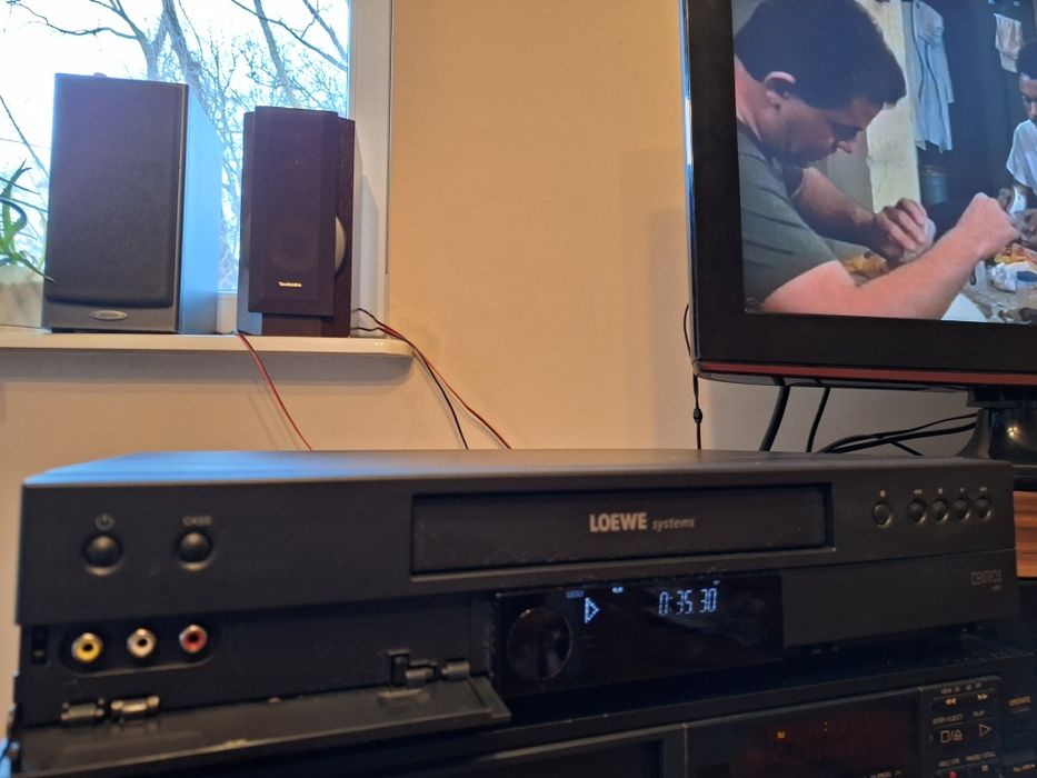 Magnetowid LOEWE centros hi fi