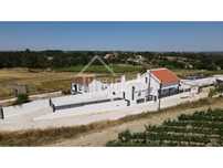 Moradia T3 +1 Renovada em Pontével