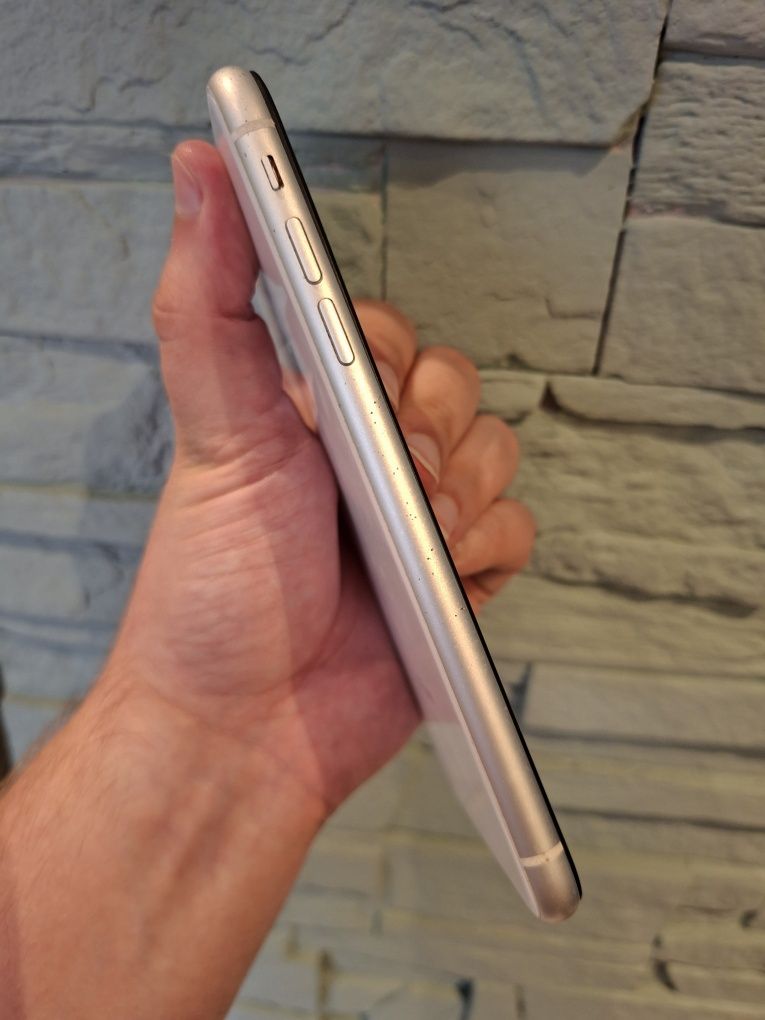 iPhone Xr / Biały / Stan Bardzo Dobry