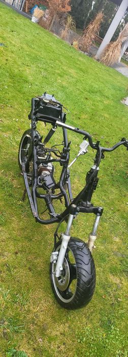 Skuter na częsci Romet Ferro 606