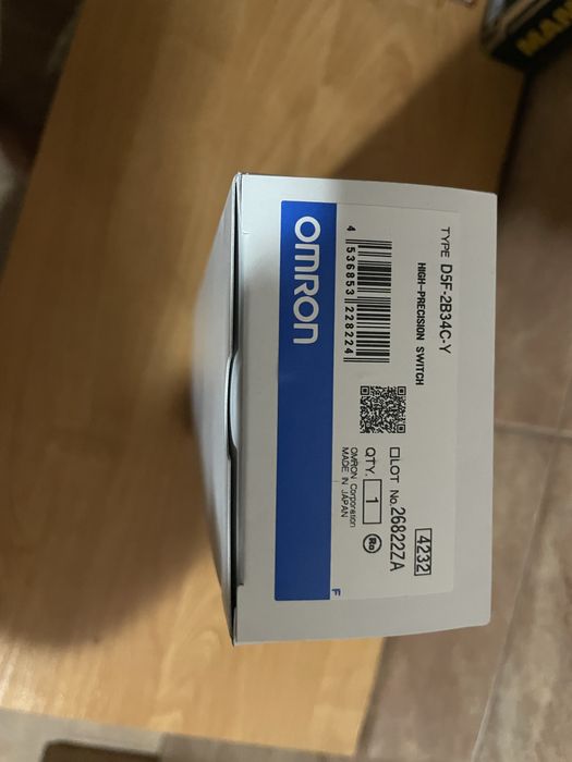 Precyzyjny przełącznik optyczny OMRON D5F-2B34C-Y