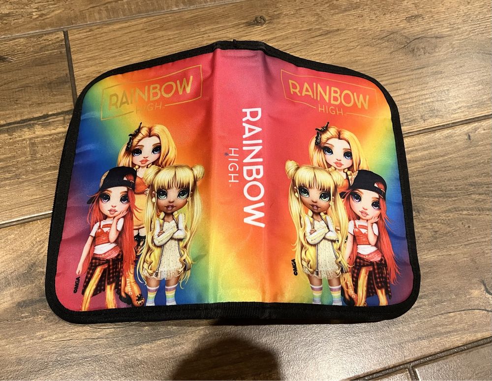 Oryginalny plecak Rainbow High na Mikołajki do przedszkola   piórnik