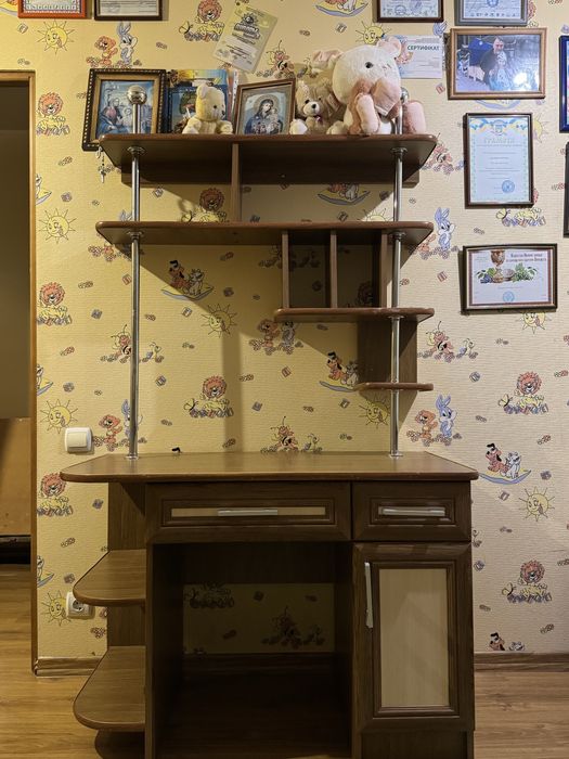 Стіл письмовий/шкільний