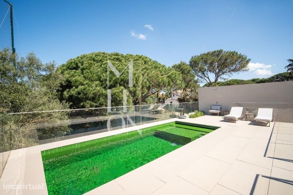 Moradia com piscina no rooftop em condominio fechado na Quinta da Mari