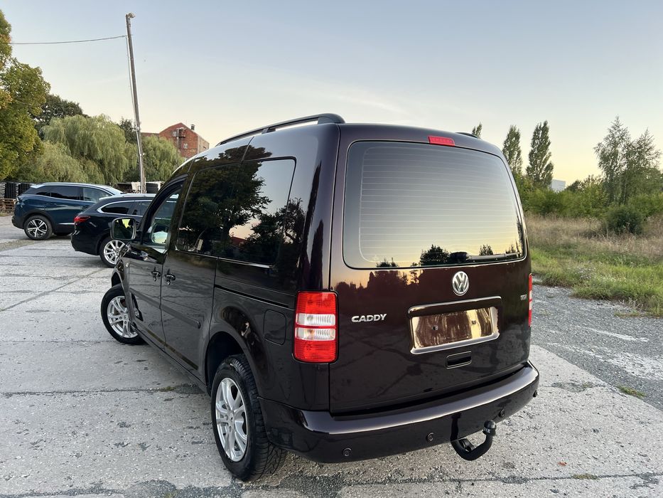 VW Caddy 1,6 diesel rok 2011 UNIKATOWY KOLOR