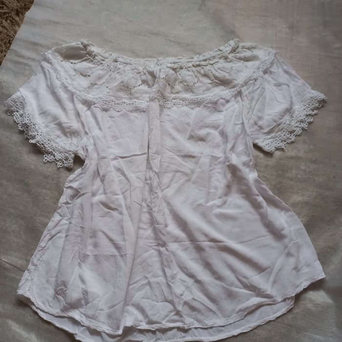 Bluzka damska z koronką