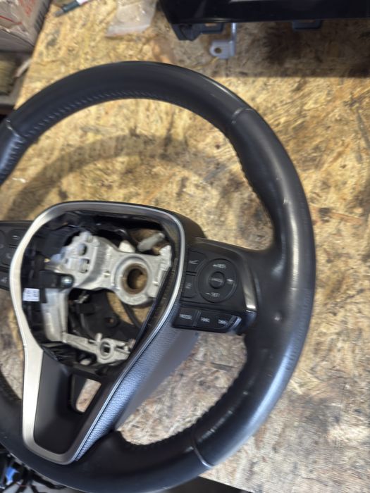 Руль,рулевое колесо toyota rav4,camry 70