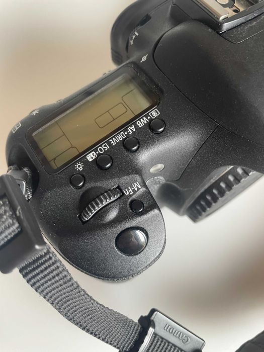 Canon EOS 7D + Lente 18-135