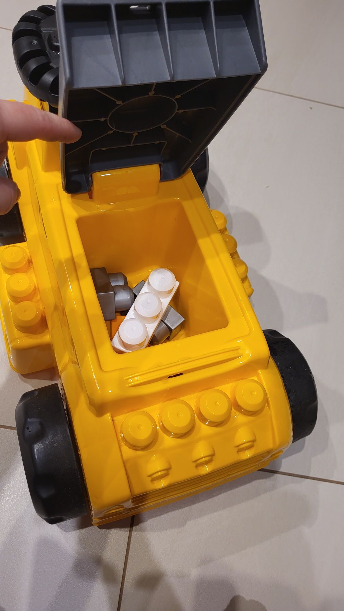 AUTKO chodzik do odpychania wraz z klockami CAT MEGABLOKS
