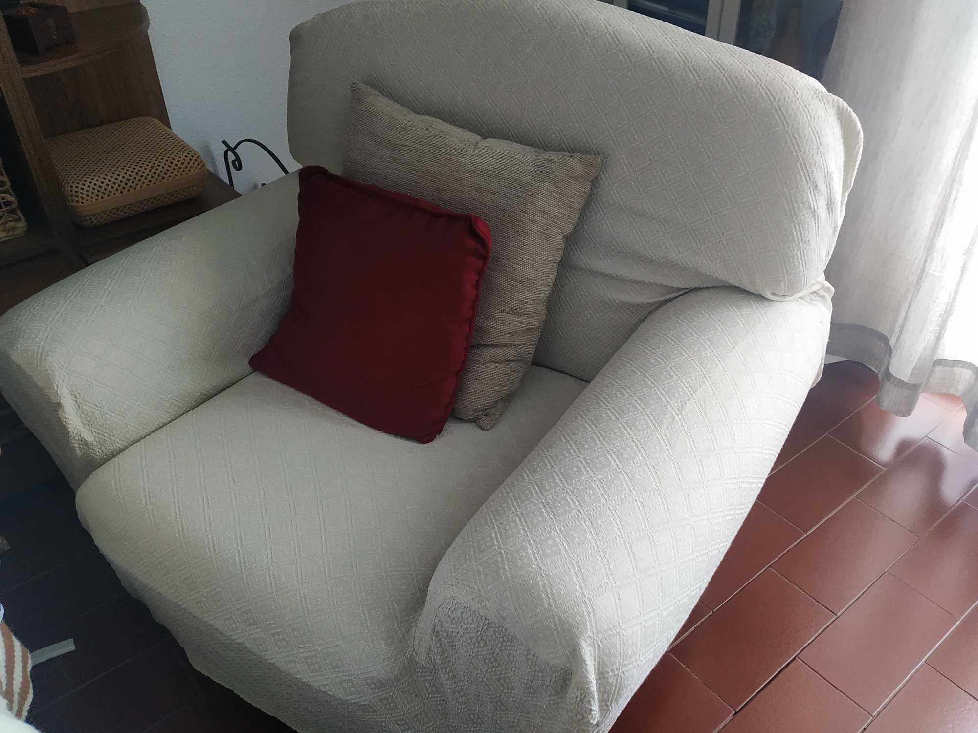 2 sofás individuais