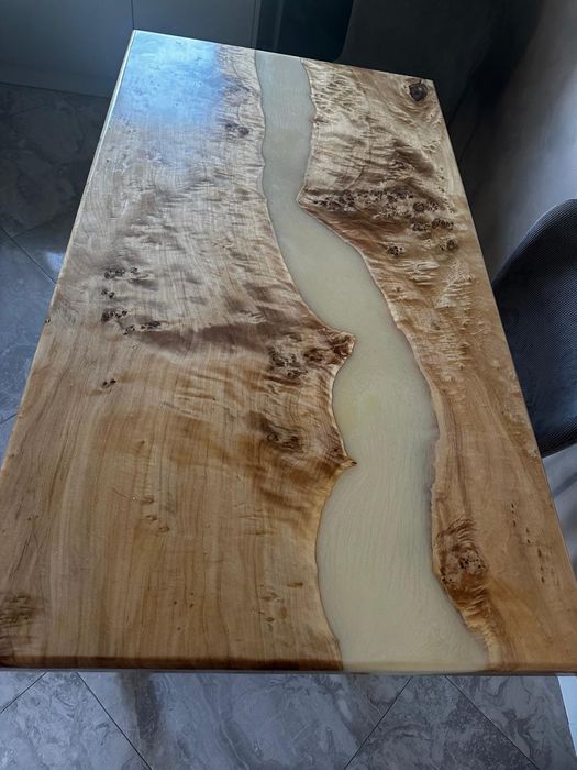 Продам стіл з епоксидної смоли