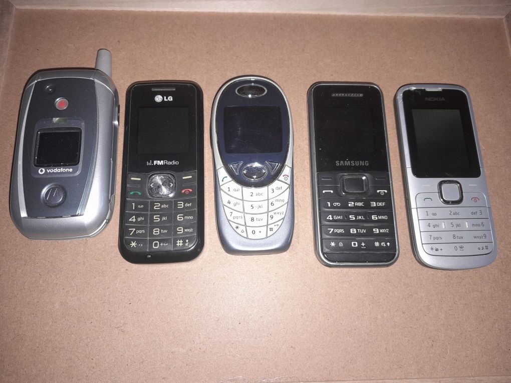 Varios telemóveis