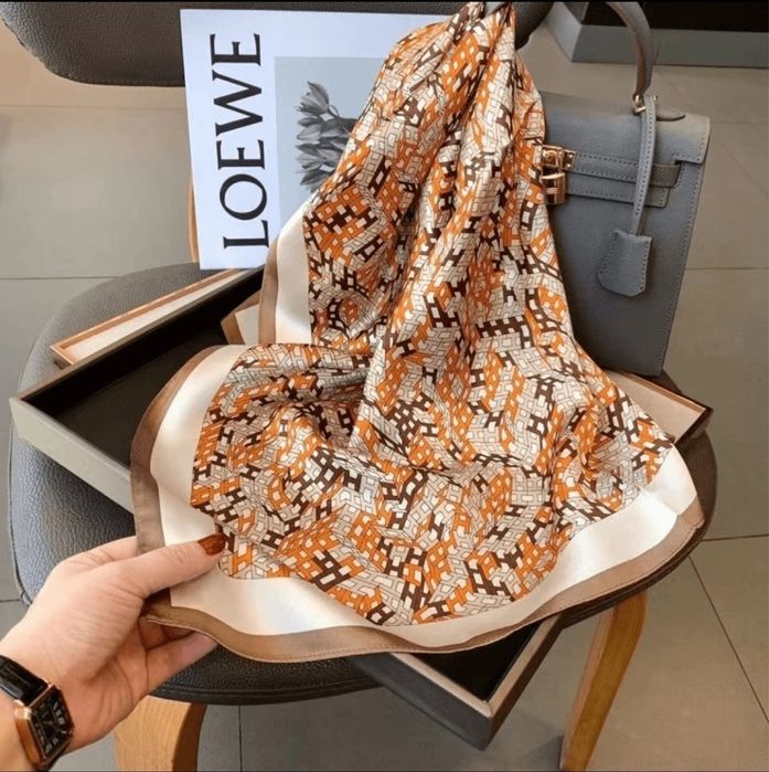 Шелковый платок, платок на шею,шелковый шарф, шаль,атласный платок