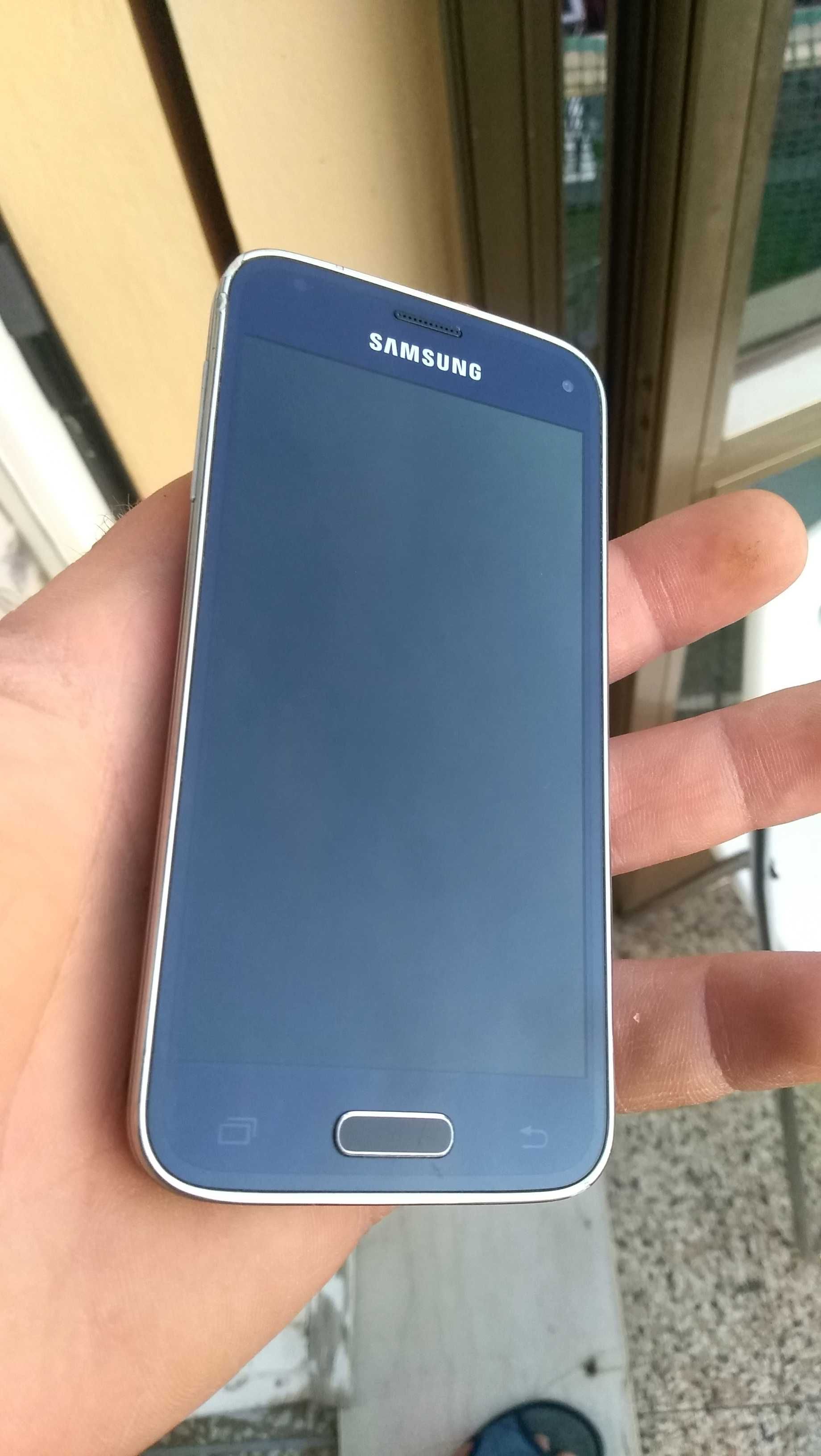 смартфон Samsung Galaxy S5 mini SM-G800F+мини блютуз колонка