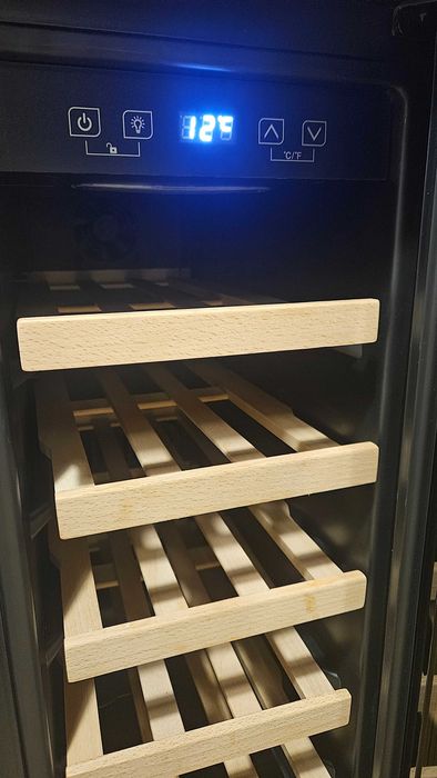 Winiarka, chłodziarka, lodówka do wina - do zabudowy - Cooke&Lewis