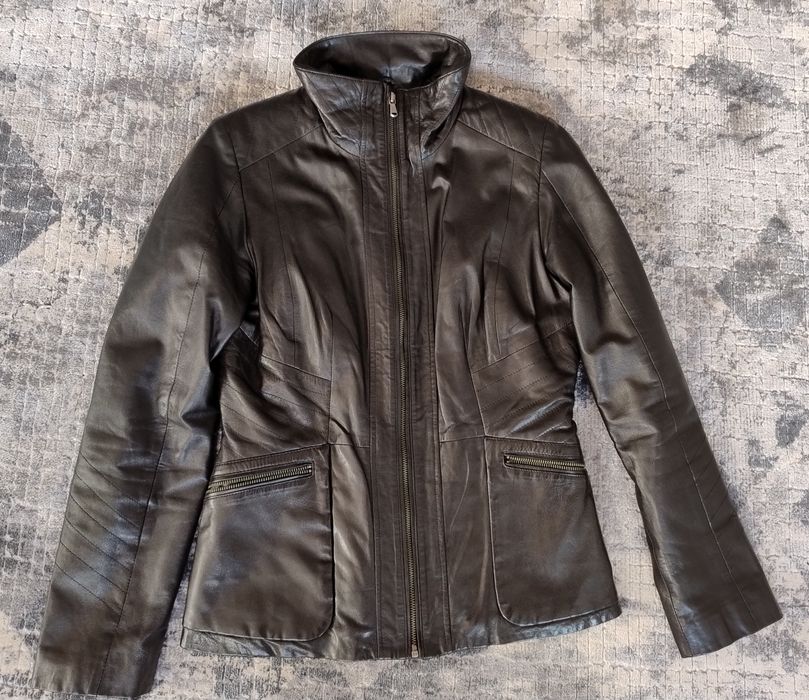 Czarna kurtka skórzana taliowana damska Ochnik r. S