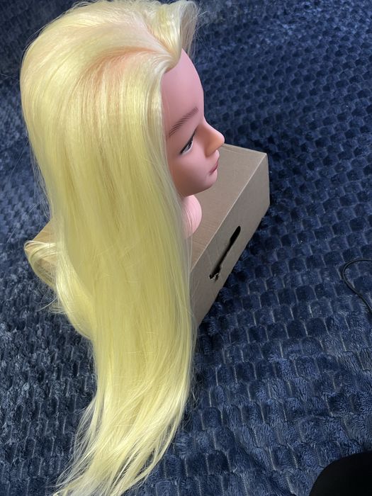 Навчальна голова для зачісок