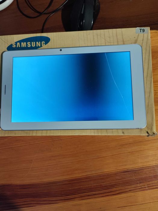 Продам б/у планшет Samsung Galaxsy Tab 4 9" на запчасти