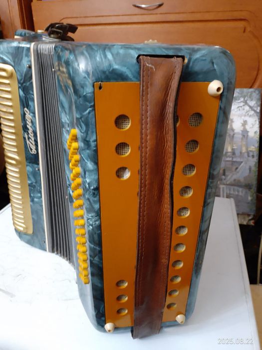 Аккордеон Пионер с футляром